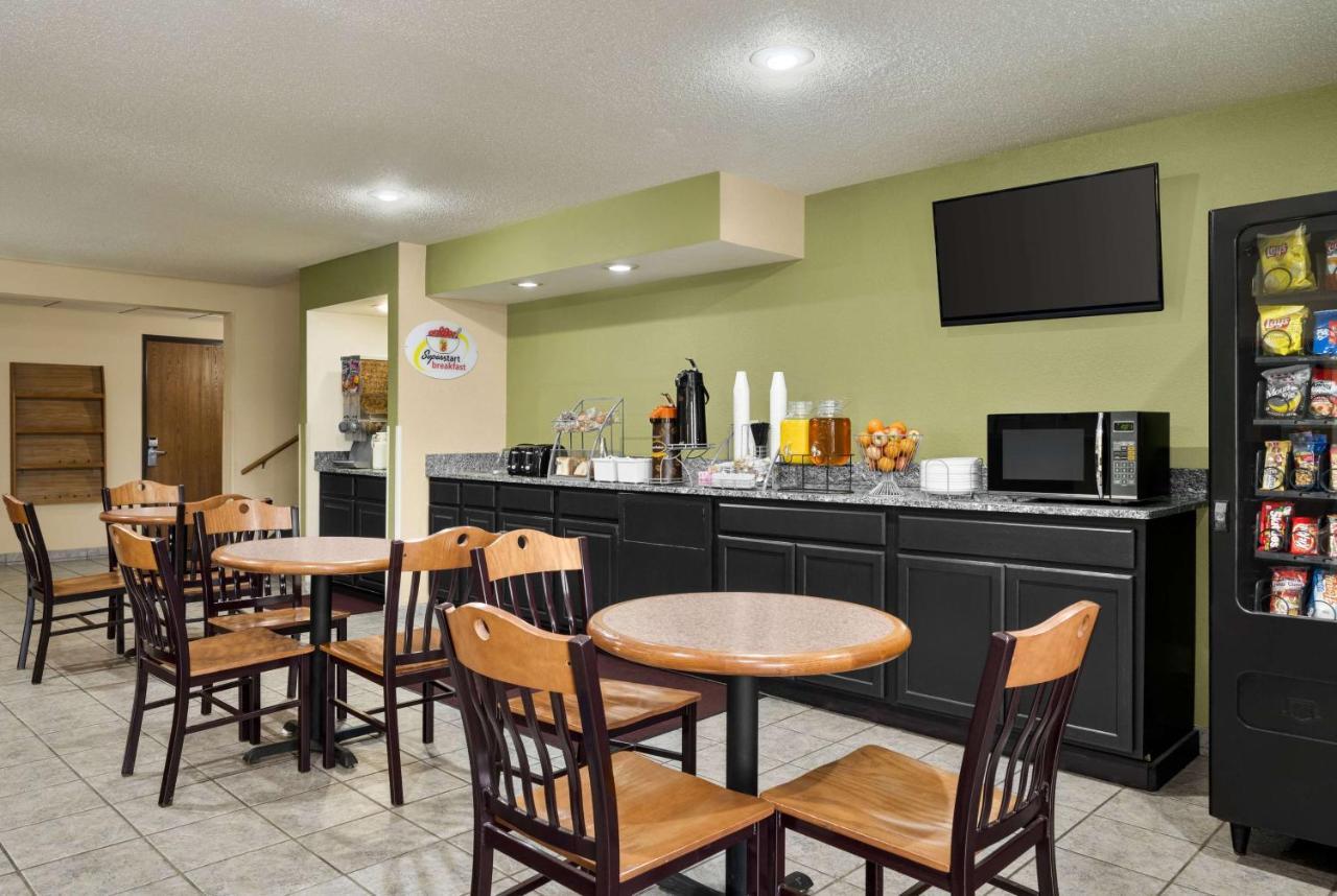 Super 8 By Wyndham Maysville Ky Esterno foto