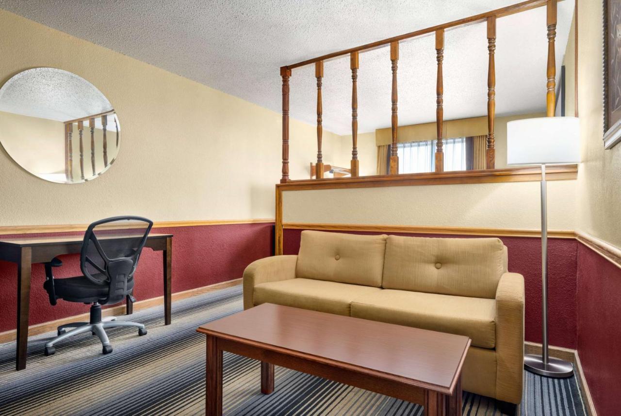Super 8 By Wyndham Maysville Ky Esterno foto